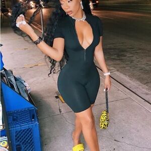 Fashion Nova Baby Got Back Romper - Black Zippered Romper